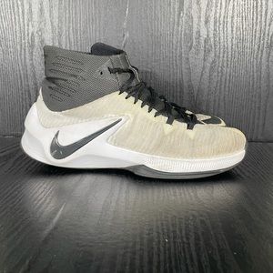 Nike Zoom Clear Out Basketball shoe Men’s size 7.5